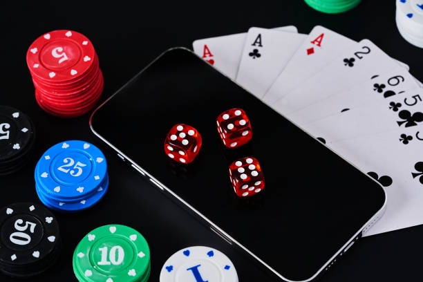 charade AduQ betting interface showing fold, check, call, and raise buttons
