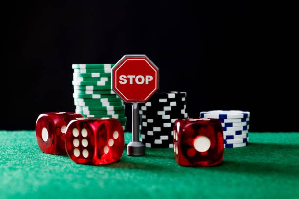 charade AduQ lobby showing multiple table stakes and player count per table